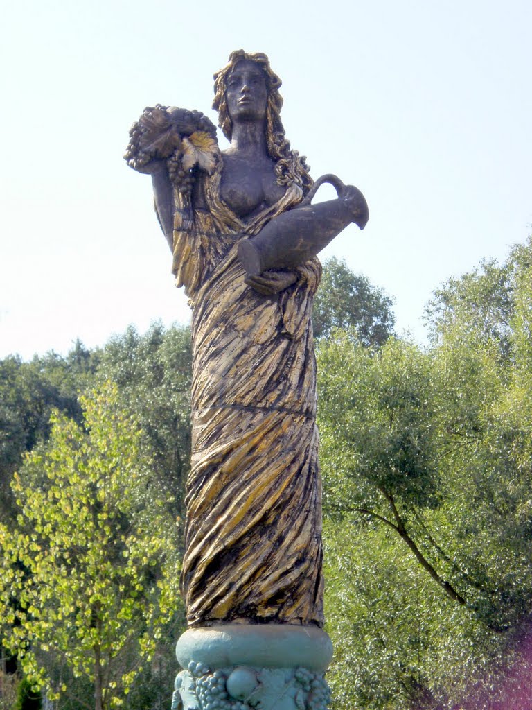 A statue of the Fair Lady of Hungary.